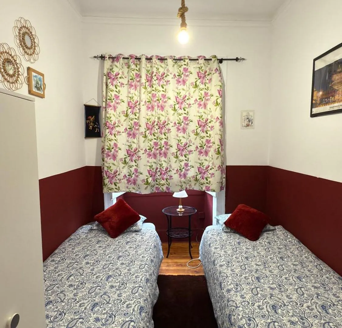 Hostel Asian Everest House Lizbona