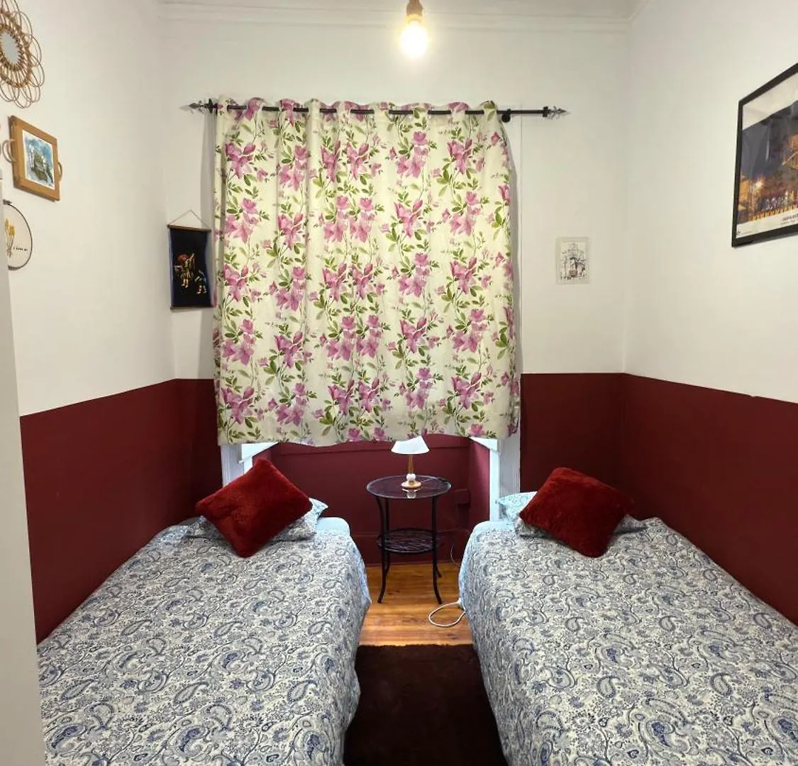 Asian Everest House Lizbona 0*,  Portugalia