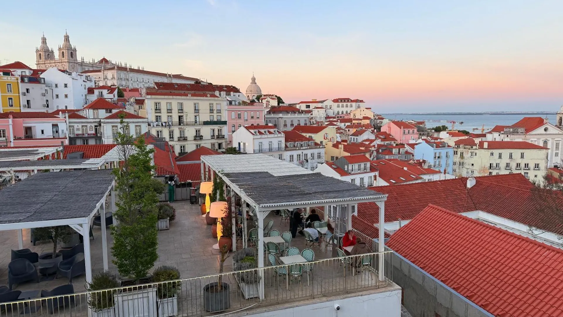 Asian Everest House Lisboa Portugalsko