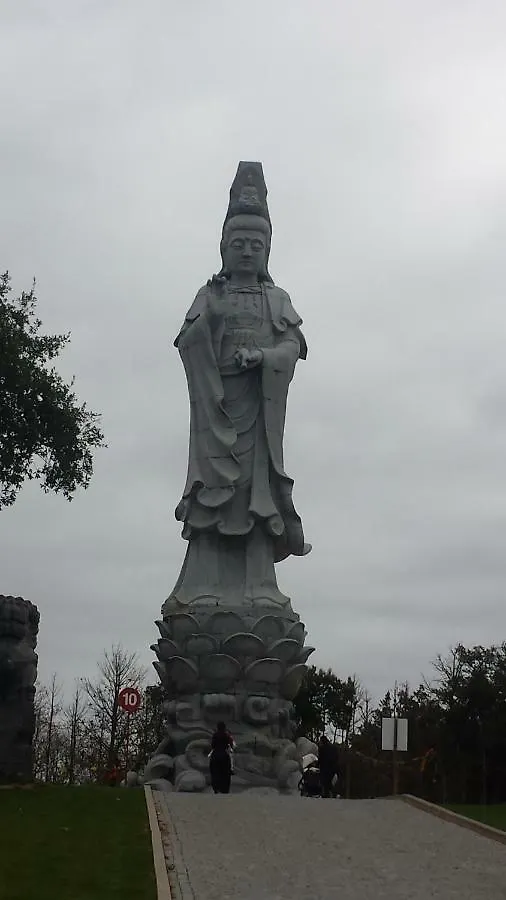 Asian Everest House Lizbona Portugalia